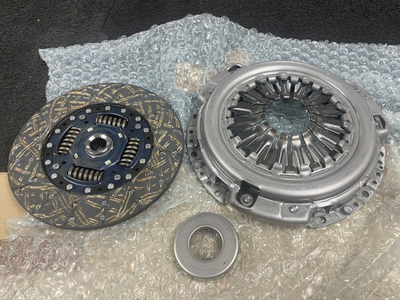 GENUINE 3PCE CLUTCH KIT FOR FRONTIER NAVARA NP300 D40 PATHFINDER 2.5 dCi 2005-14