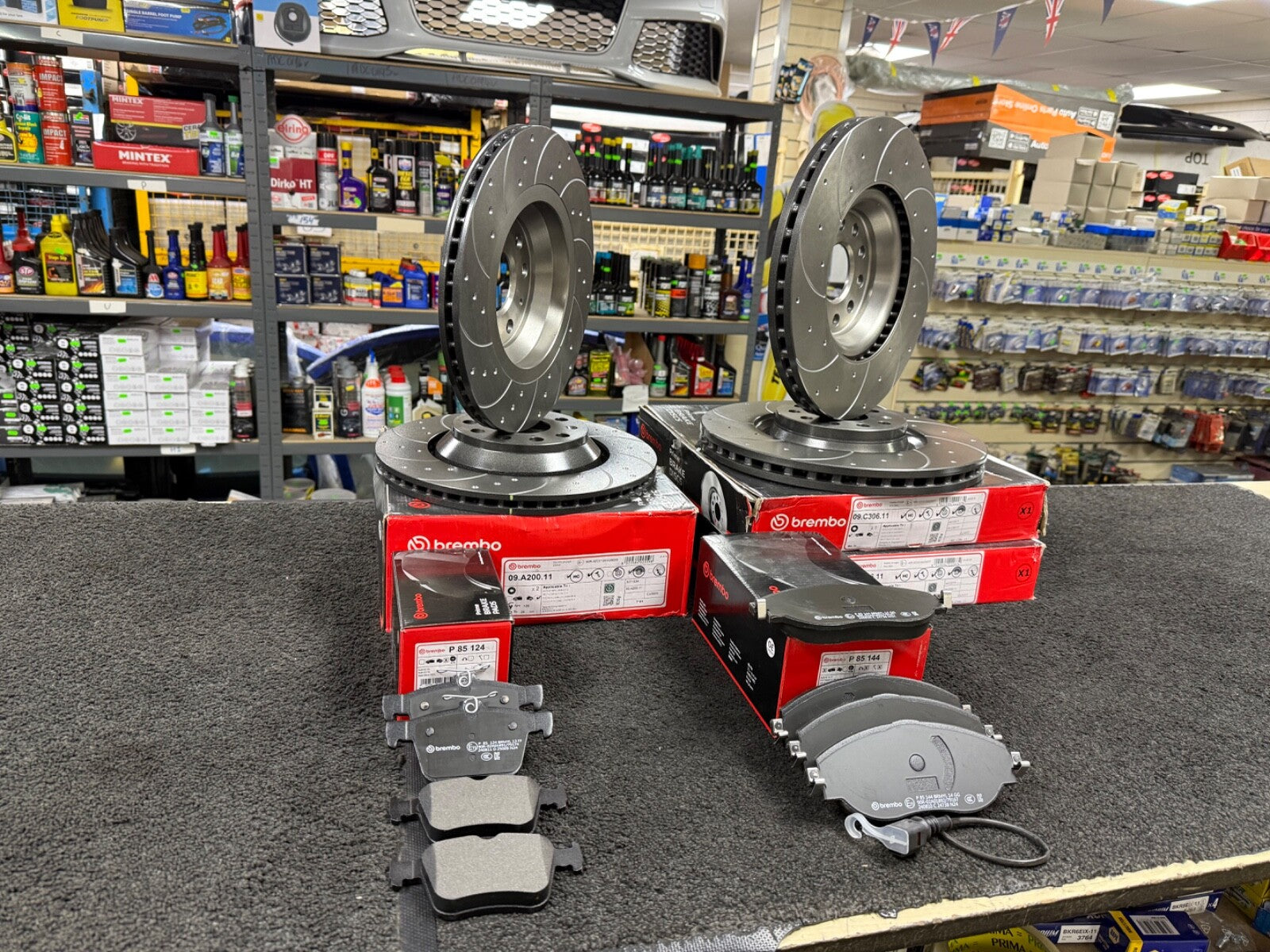 GOLF GTI CLUBSPORT EDITION 40 DSG (MK7 (A7) BRAKE DISCS BREMBO DRILLED GROOVED