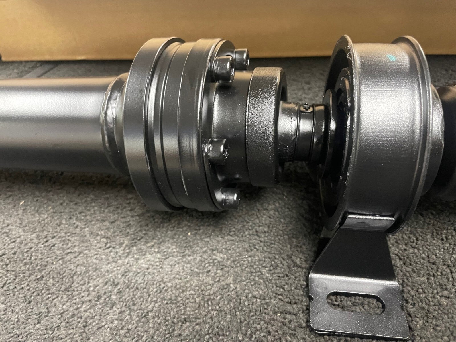 TX4 NEW PROPSHAFT FOR LONDON TAXI LTI TX4 AUTOMATIC L 1297 MM NEW DSTX4A