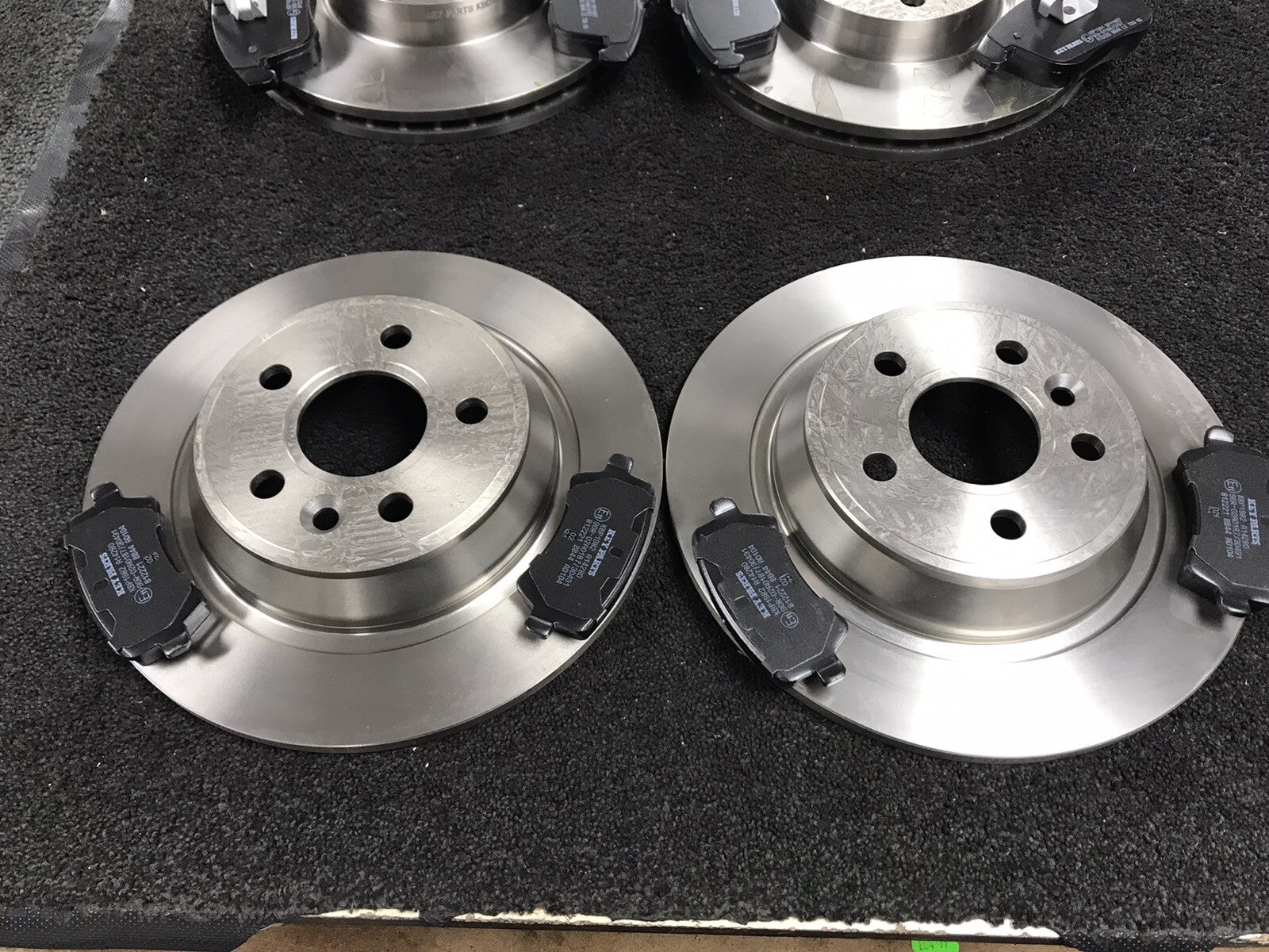 RANGE ROVER EVOQUE TD4 SD4 FRONT REAR BRAKE DISCS BRAKE PADS MAN HAND BRAKE