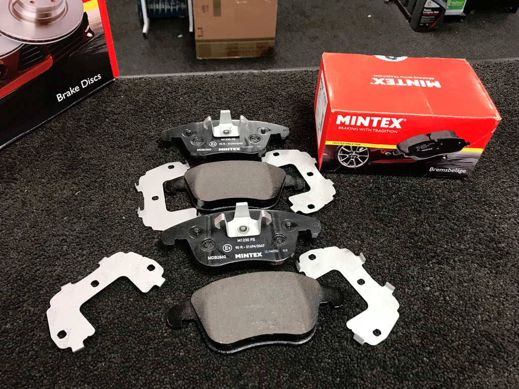 VOLVO V60 2.0D4 R-DESIGN BRAKE DISCS BRAKE PADS FRONT REAR MINTEX 