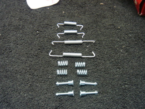 PEUGEOT 406 REAR HANDBRAKE PARKING SHOES BRAKE FITTING KIT NEW