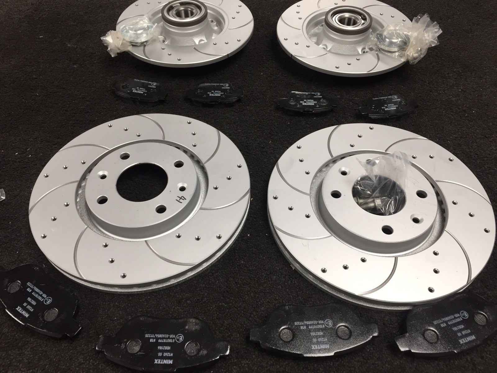 BRAKE PAD BRAKE DISC CROSS DRILLED GROOVED FRONT REAR PEUGEOT 207CC 207 1.6 HDI