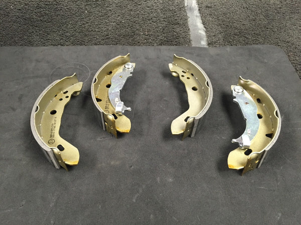  FOR MERCEDES  A CLASS A140 160 A170  REAR BRAKE SHOES SET