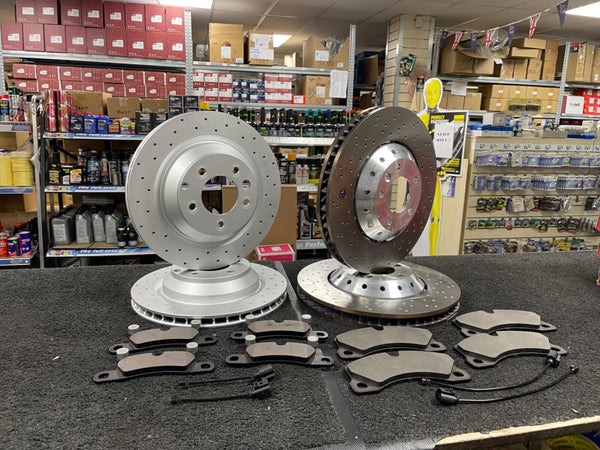 BRAKE DISCS CROSS DRILLED BRAKE PADS FRONT REAR FOR Cayenne V6 GTS 92A