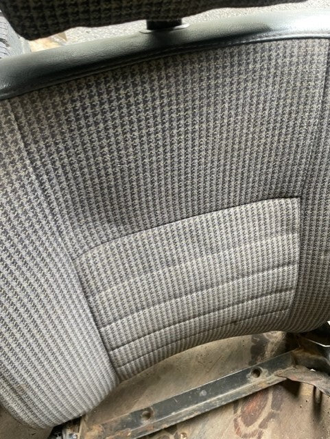 LAND ROVER DEFENDER 90 110 CSW PASSENGER NS SEAT COMPLETE WITH RUNNERS