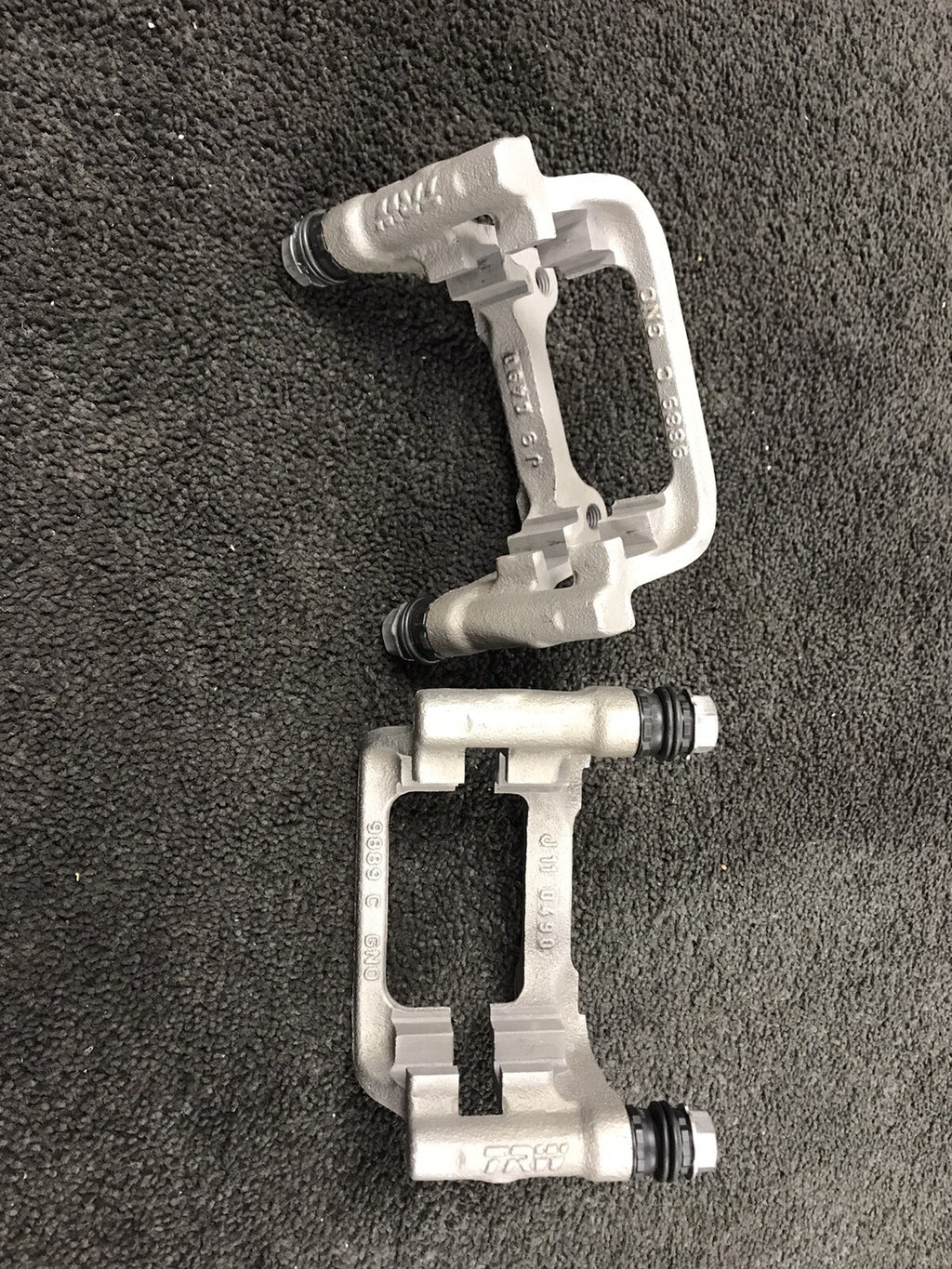 2 GENUINE REAR BRAKE CALIPER BRACKET PADS SKODA OCTAVIA 5E 1.0 1.2 1.4 1.5TSI