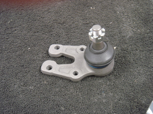  FOR TOYOTA HIACE 2.5 2.7 BALL JOINT LOWER WISHBONE ARM BALL JOINT 2005 ON 