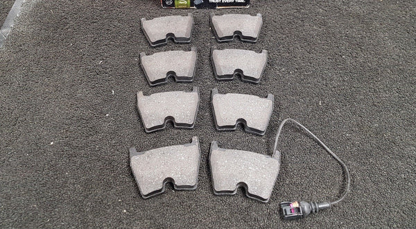 GENUINE O.E QUALITY AUDI A3 RS3 2.5 TFSI FRONT BRAKE PADS FOR BREMBO CALIPERS