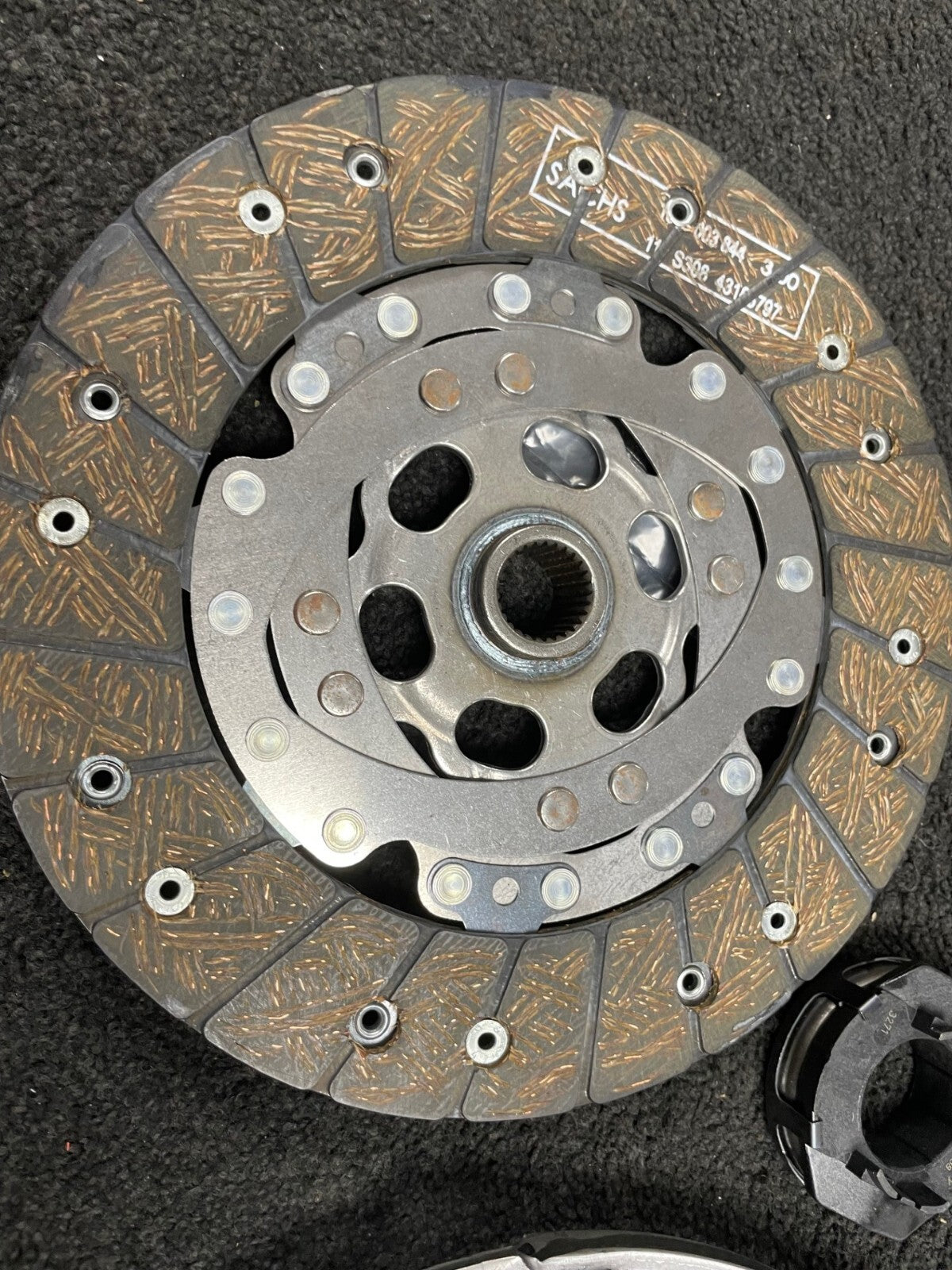 VW TOURAN 1.9TDi BXE 1T 2009-2010 3PCE CLUTCH KIT NEW SACHS