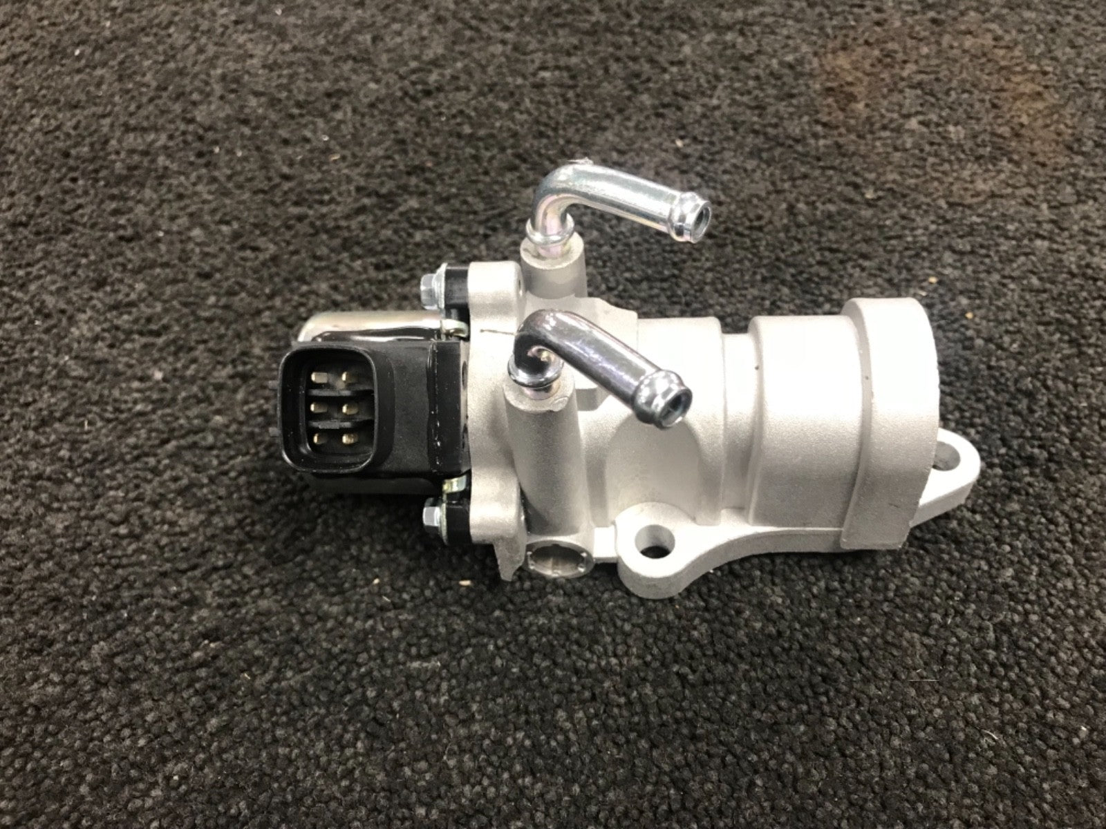 FOR PREVIA AVENSIS VERSO 01-06 EGR VALVE FOR TOYOTA 2.0 D4D RAV4 25620-27080 UK