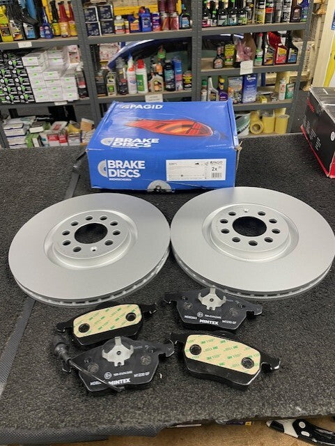 2 X FRONT  BRAKE DISC FRONT BRAKE PADS AUDI TT GOLF MK4 BEETLE 312mm