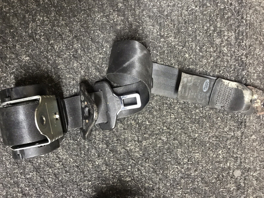 DEFENDER  110 PUMA DOUBLECAB SECOND ROW  90 FORWARD FACING SEAT BELT RH OS