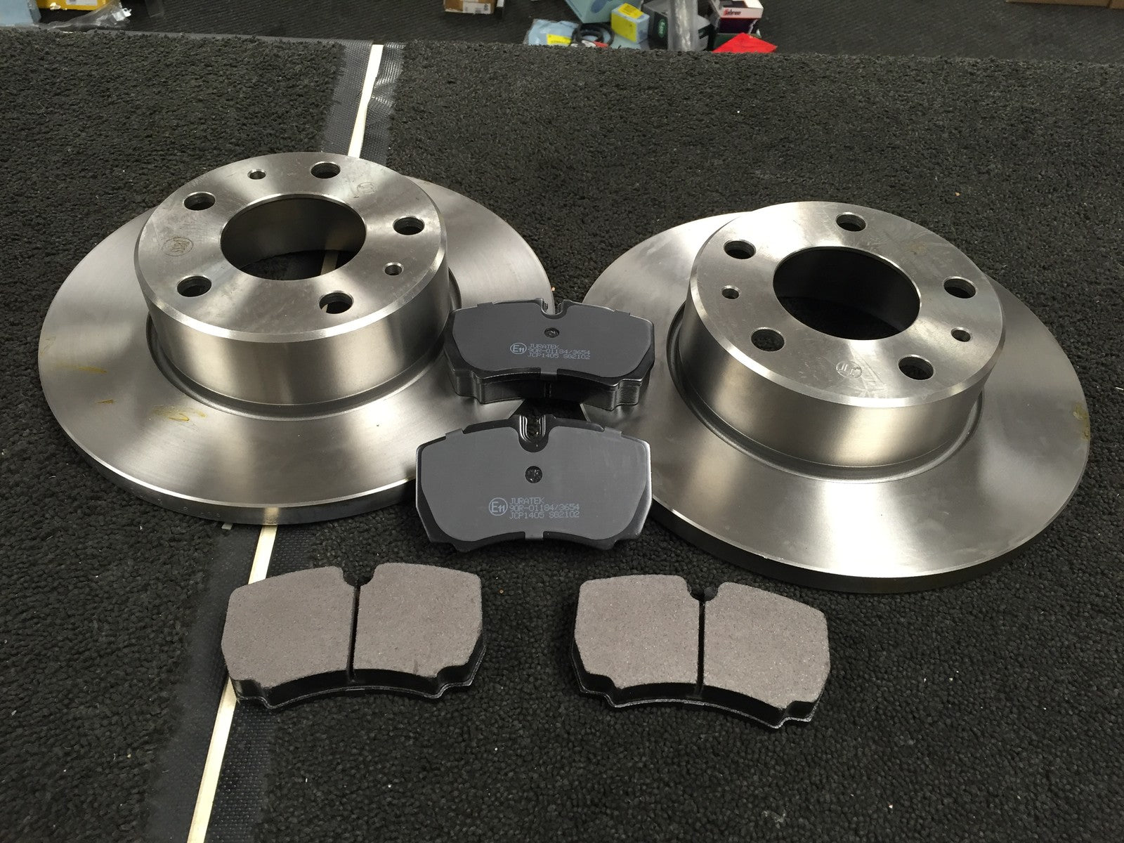 FIT IVECO DAILY 35SS12 35S14 99-06 REAR BRAKE DISC PADS SINGLE WHEELER