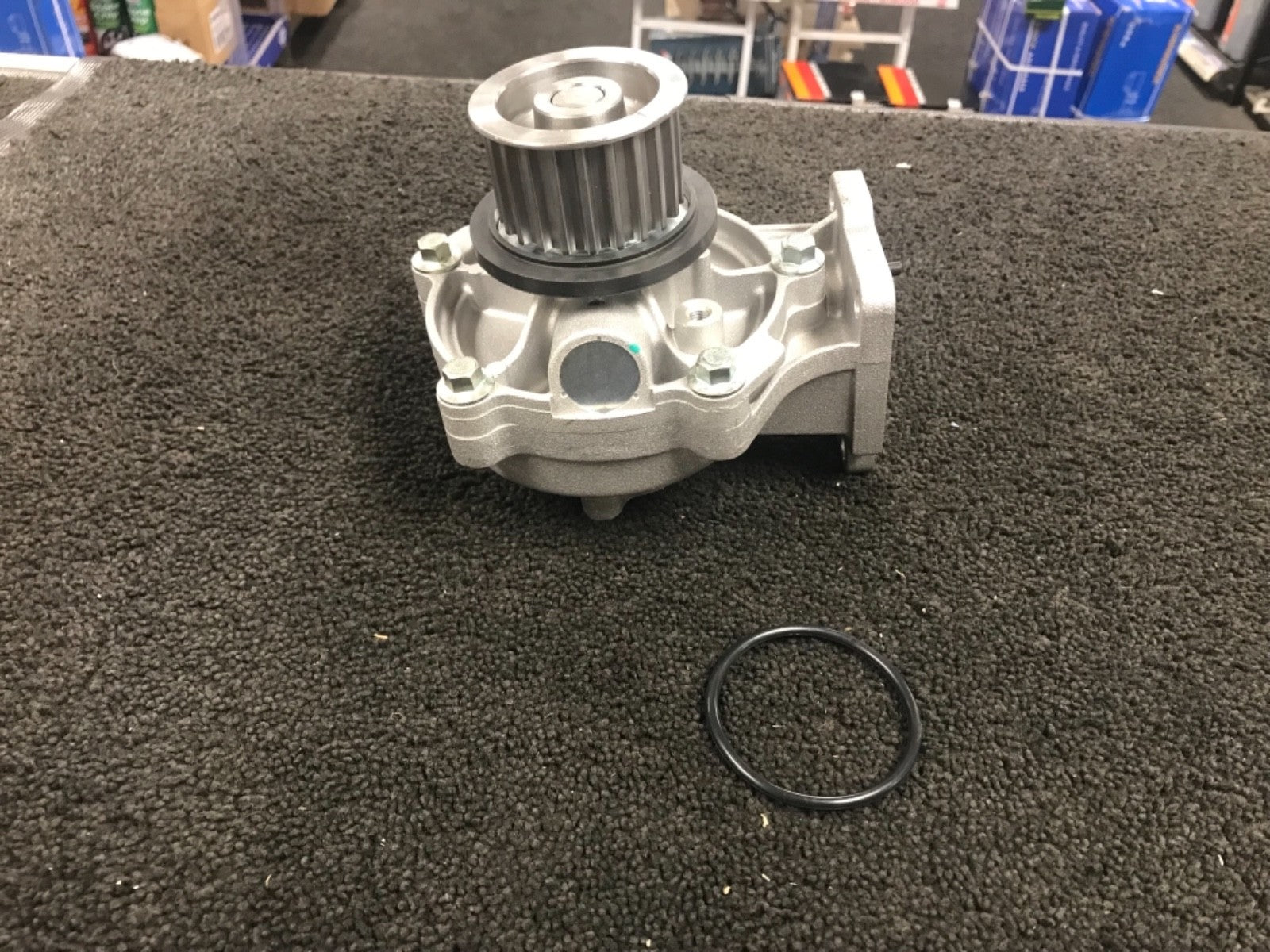 FOR CHRYSLER GRAND VOYAGER CRD COOLING COOLANT WATER PUMP WITH HOUSING NEW 