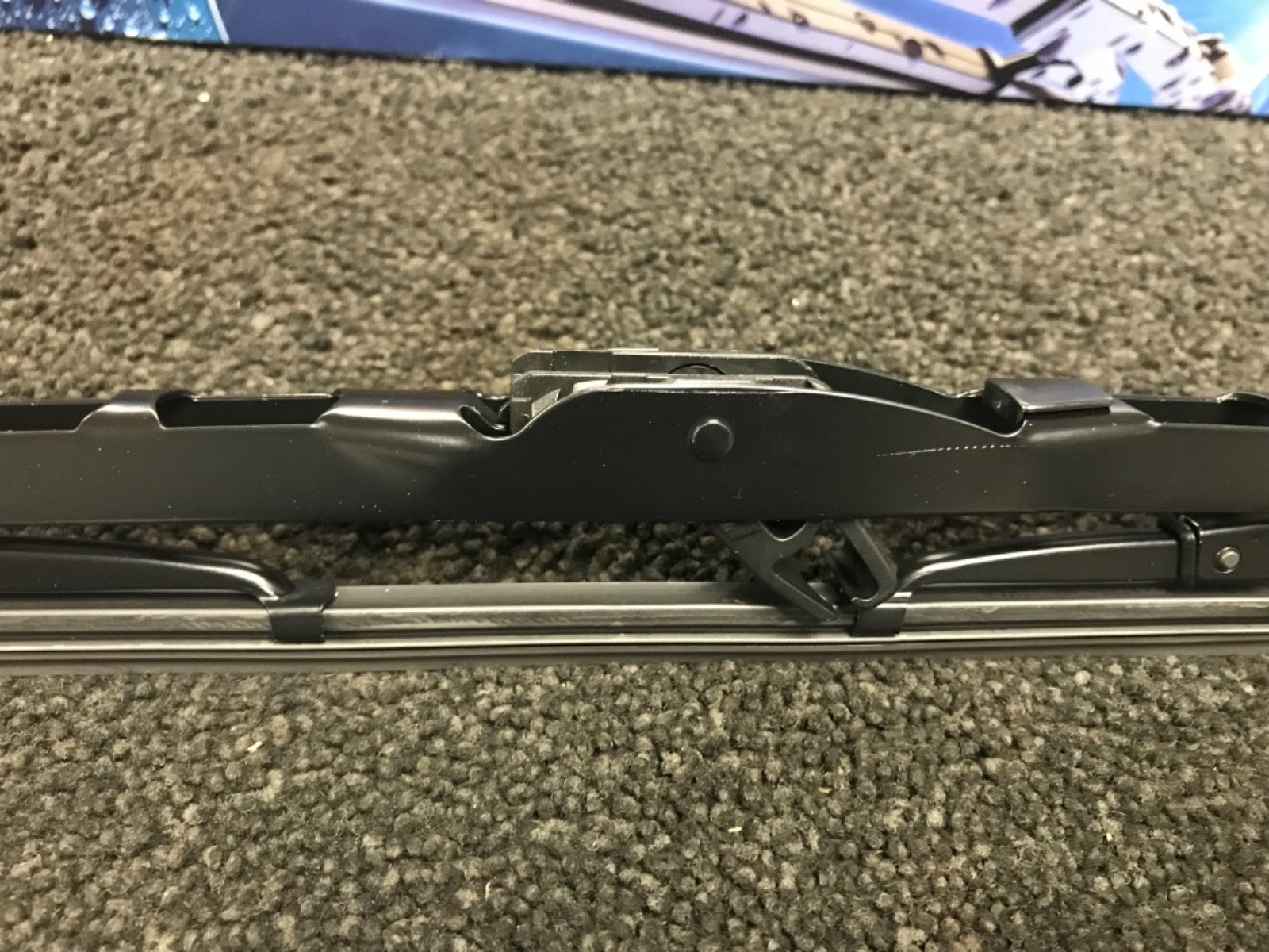FOR MERCEDES E CLASS E200 E220 E230 W210  WIPER BLADE BOSCH 