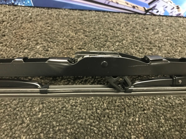FOR MERCEDES E CLASS E200 E220 E230 W210  WIPER BLADE BOSCH 