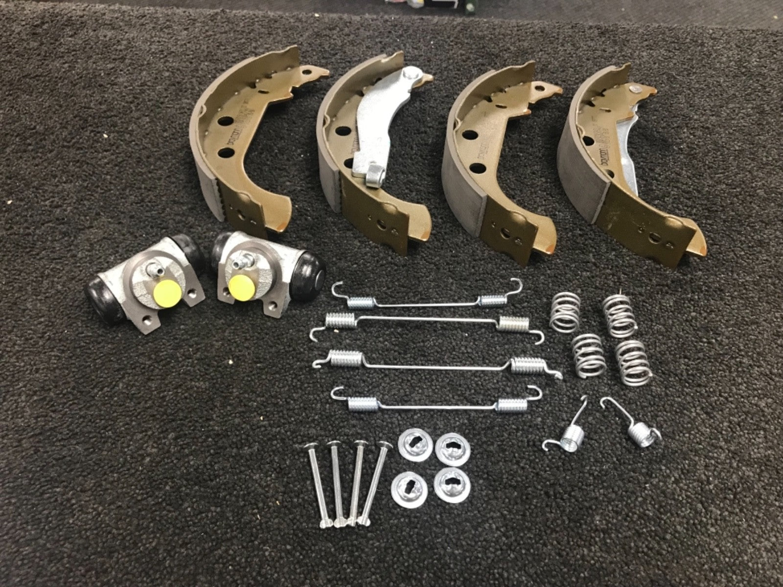 PEUGEOT 306  REAR BRAKE SHOES CYLINDERS BRAKE SHOE FITTING KIT BENDIX WITH ABS 