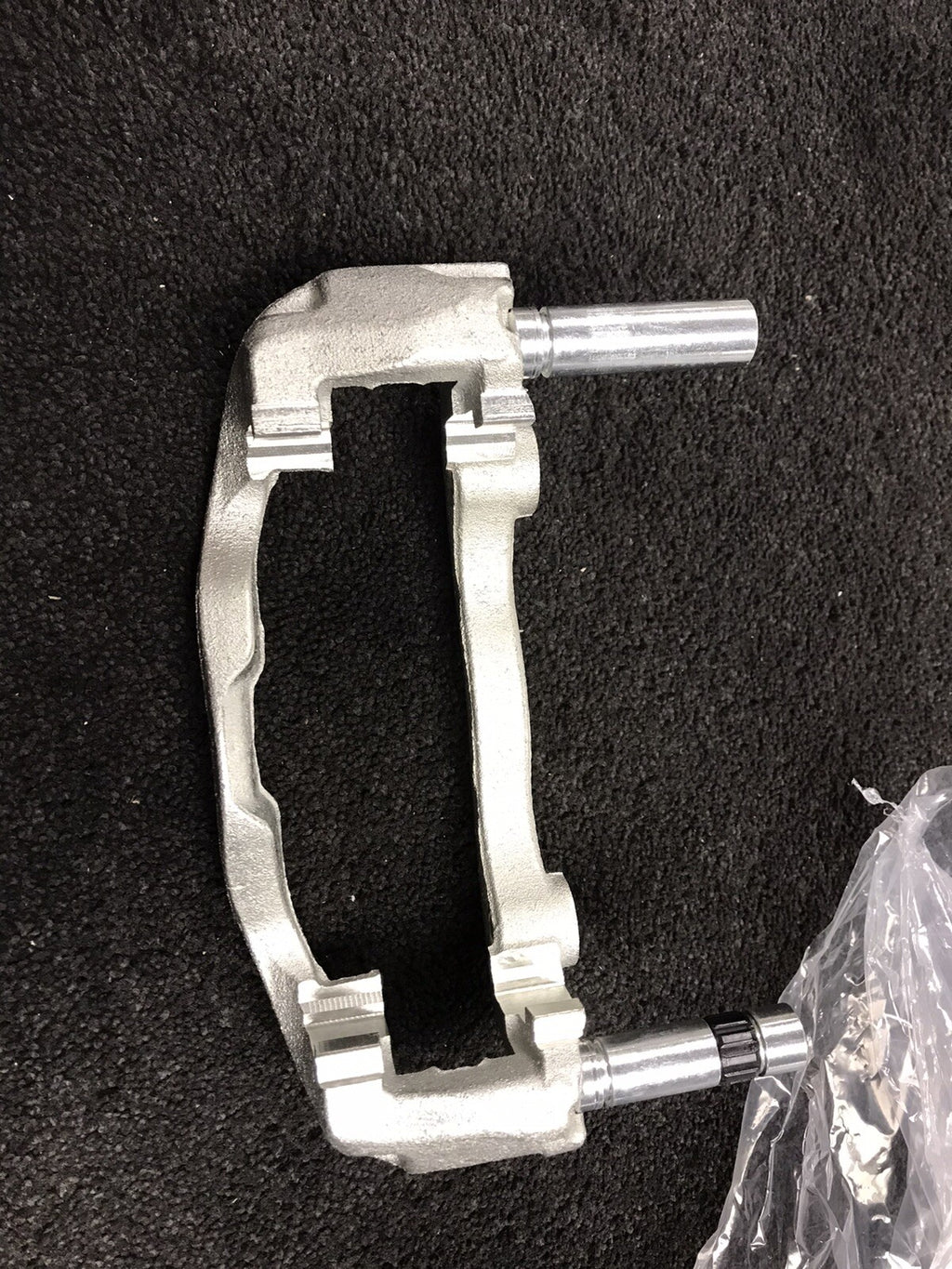 FRONT BRAKE CALIPER BRACKET CARRIER NS OS FITS SPRINTER CRAFTER 2.5TD 2006-2017