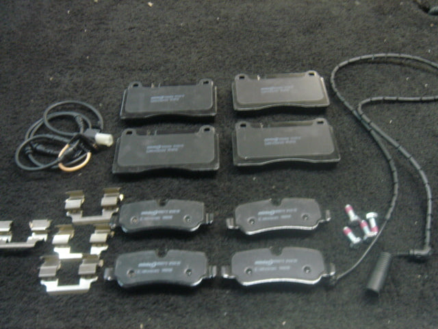 RANGE ROVER SPORT 2.7TDV6 3.6TDV8 4.2 4.4 MINTEX BRAKE PADS FRONT REAR & SENSORS