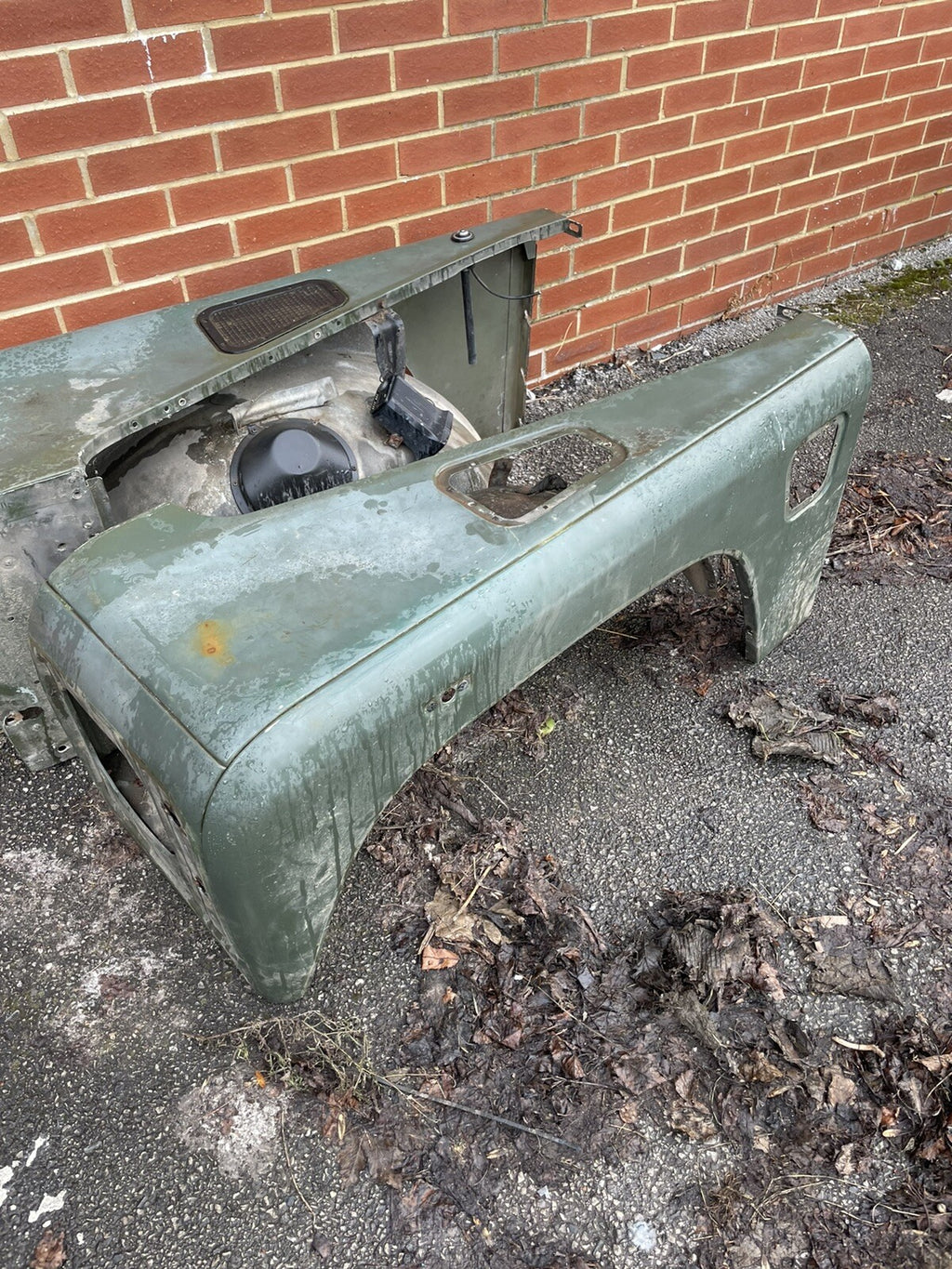 LAND ROVER DEFENDER  90 110 WINGS INNER AND OUTER PAIR