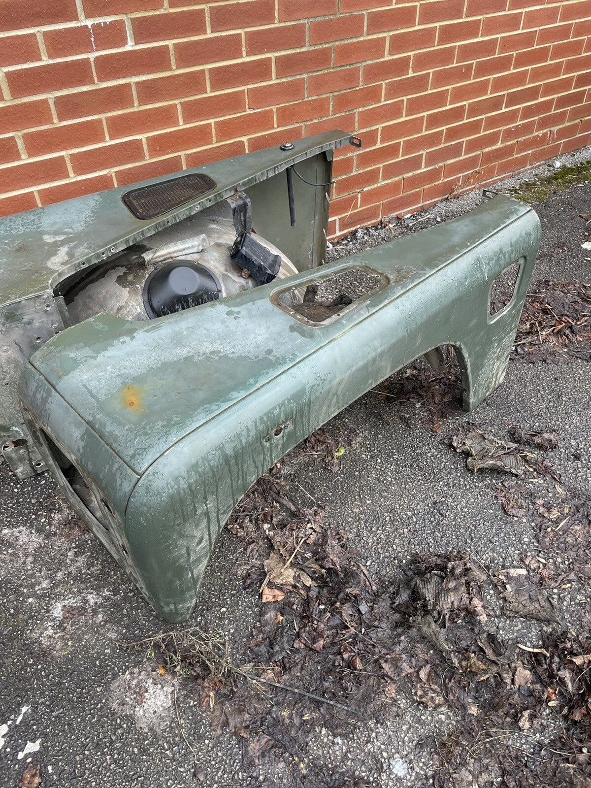 LAND ROVER DEFENDER  90 110 WINGS INNER AND OUTER PAIR