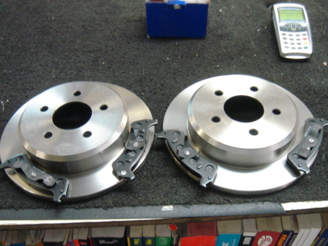 FORD EXPLORER 1997-2002  BRAKE DISCS BRAKE PADS REAR NEW 