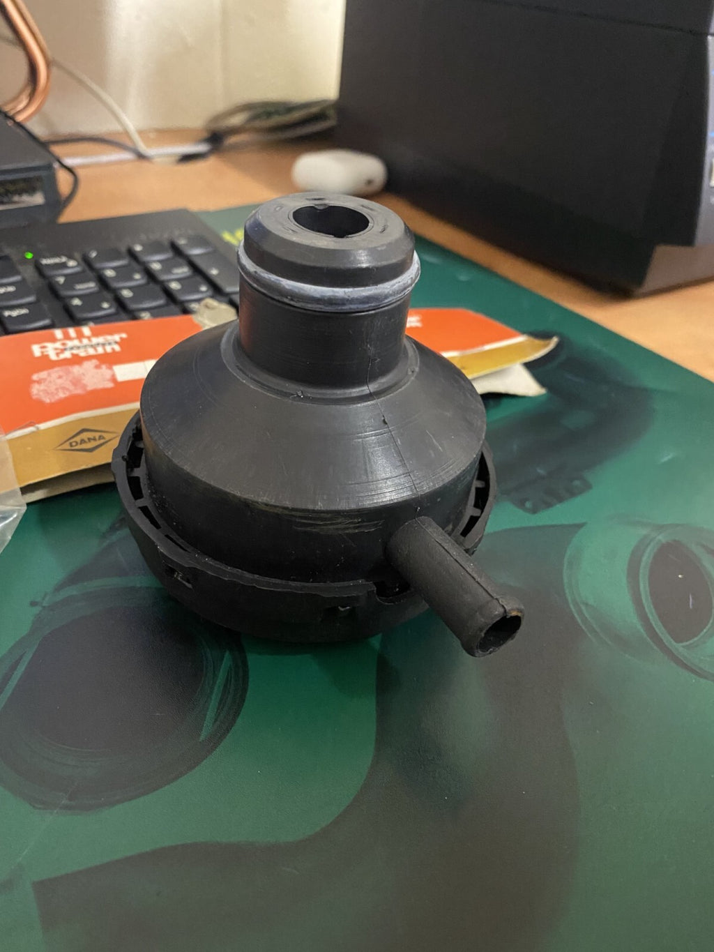 TRANSIT MK3 2.5TD OIL FILLER CAP 1991 ONWARDS  BRAND NEW OLD STOCK 844F-6A785-AB