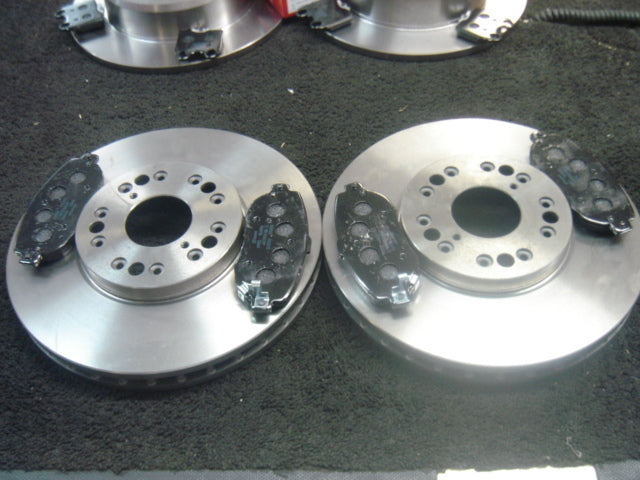 FOR LEXUS IS200 BRAKE DISC FRONT BRAKE DISCS & PADS BRAND NEW BOXED 
