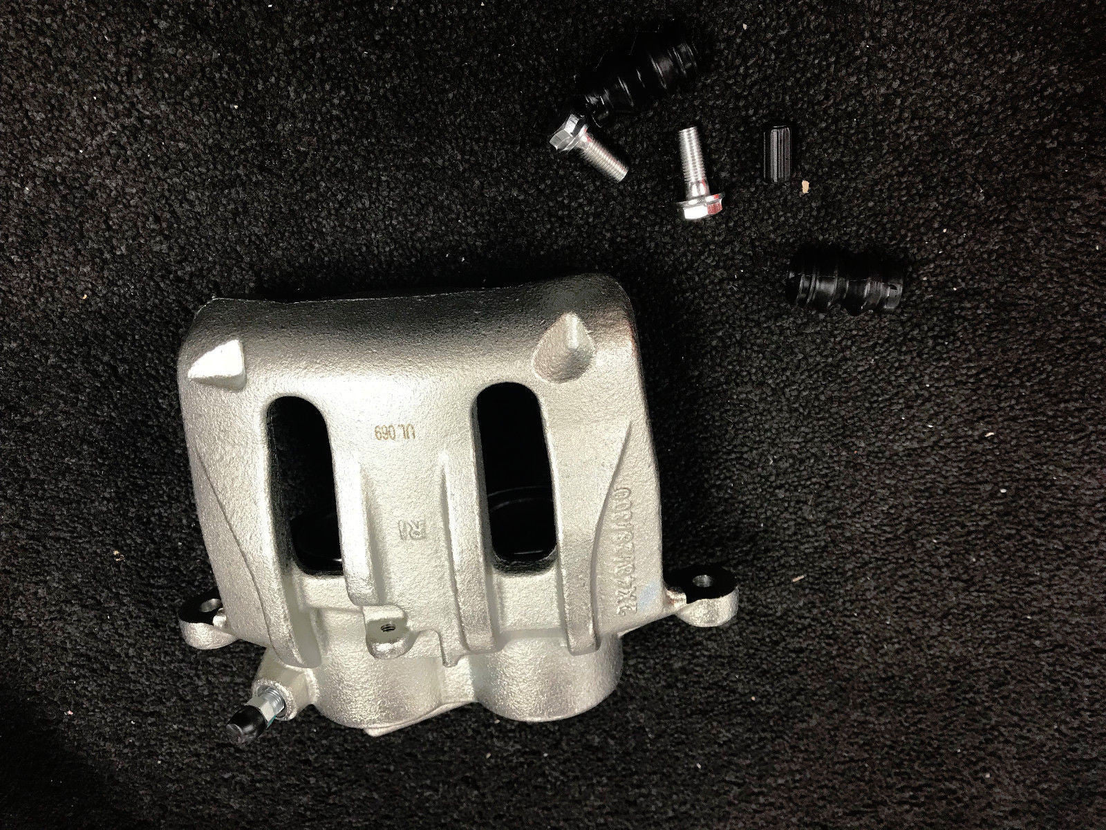 BRAKE CALIPER FRONT RH OS FOR MERCEDES VITO VIANO W639 2.1 3.0CDi BOSCH 2006-11