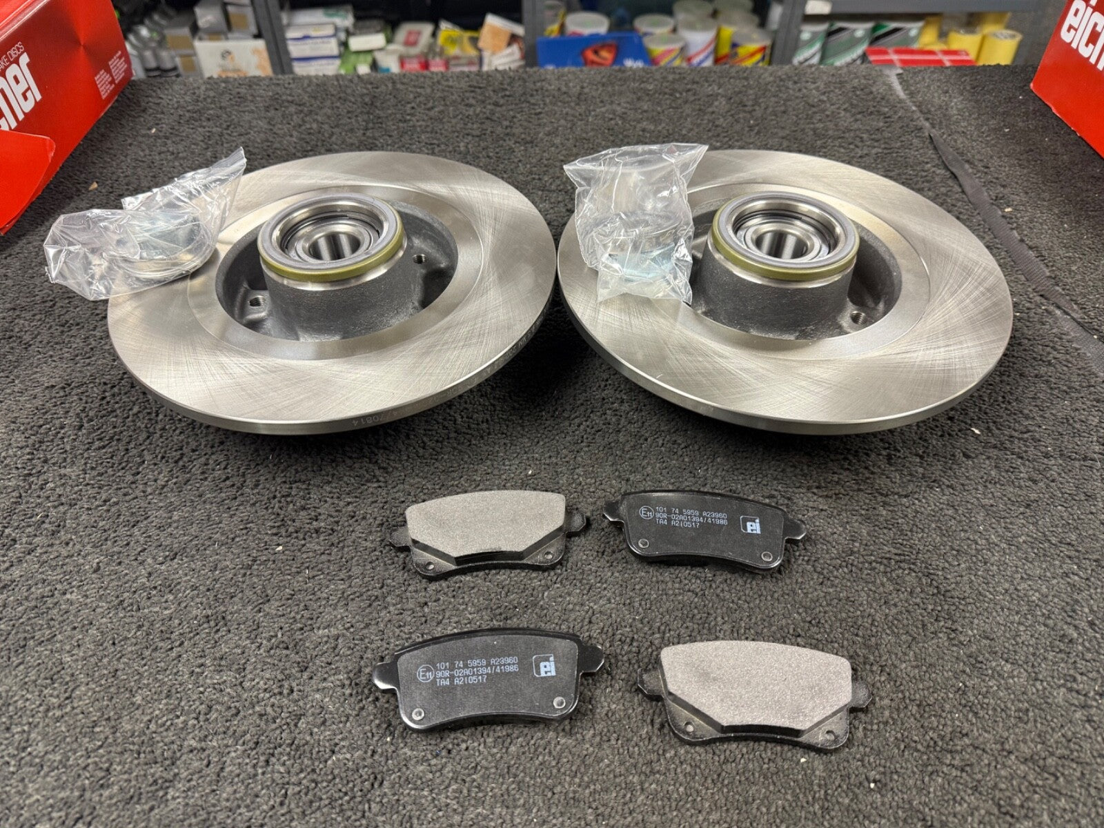 FOR  GRAND SCENIC PRIVILEGE DCI (MK3 (Ph1) (X95))  REAR DISCS AND PADS
