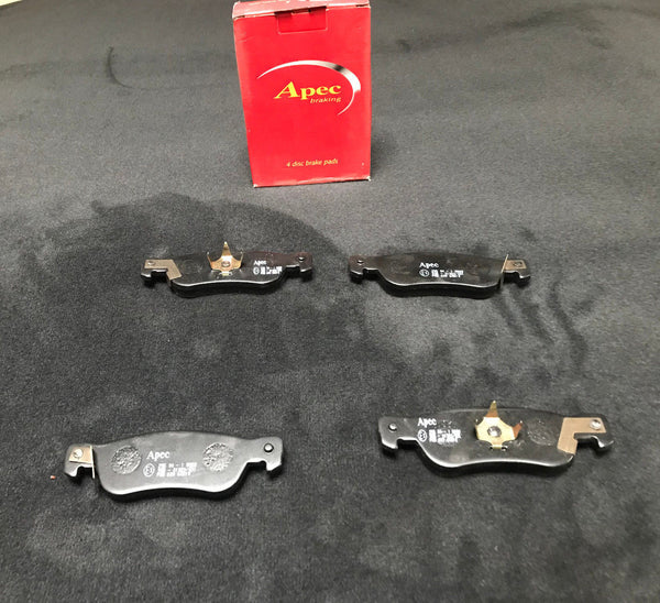 FOR ISUZU BIG HORN TROOPER 2.2 2.6 2.8 NEW FRONT GENUINE APEC BRAKE PAD SET