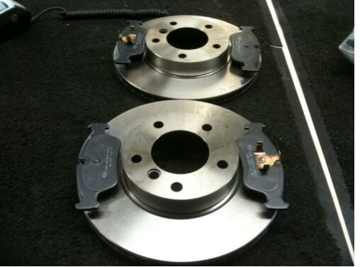 FOR BMW 318 323 325 328 E36 E46 FRONT BRAKE DISCS & PADS VENTED 286MM VENTED