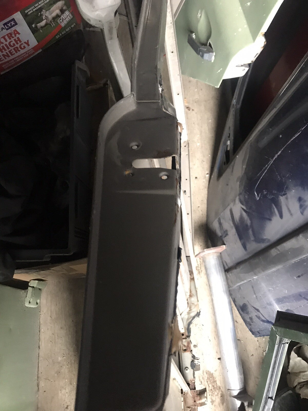 LAND ROVER DEFENDER 90 110 TDI  PASSENGER SIDE FRONT DOOR  USED NEEDS SKIN