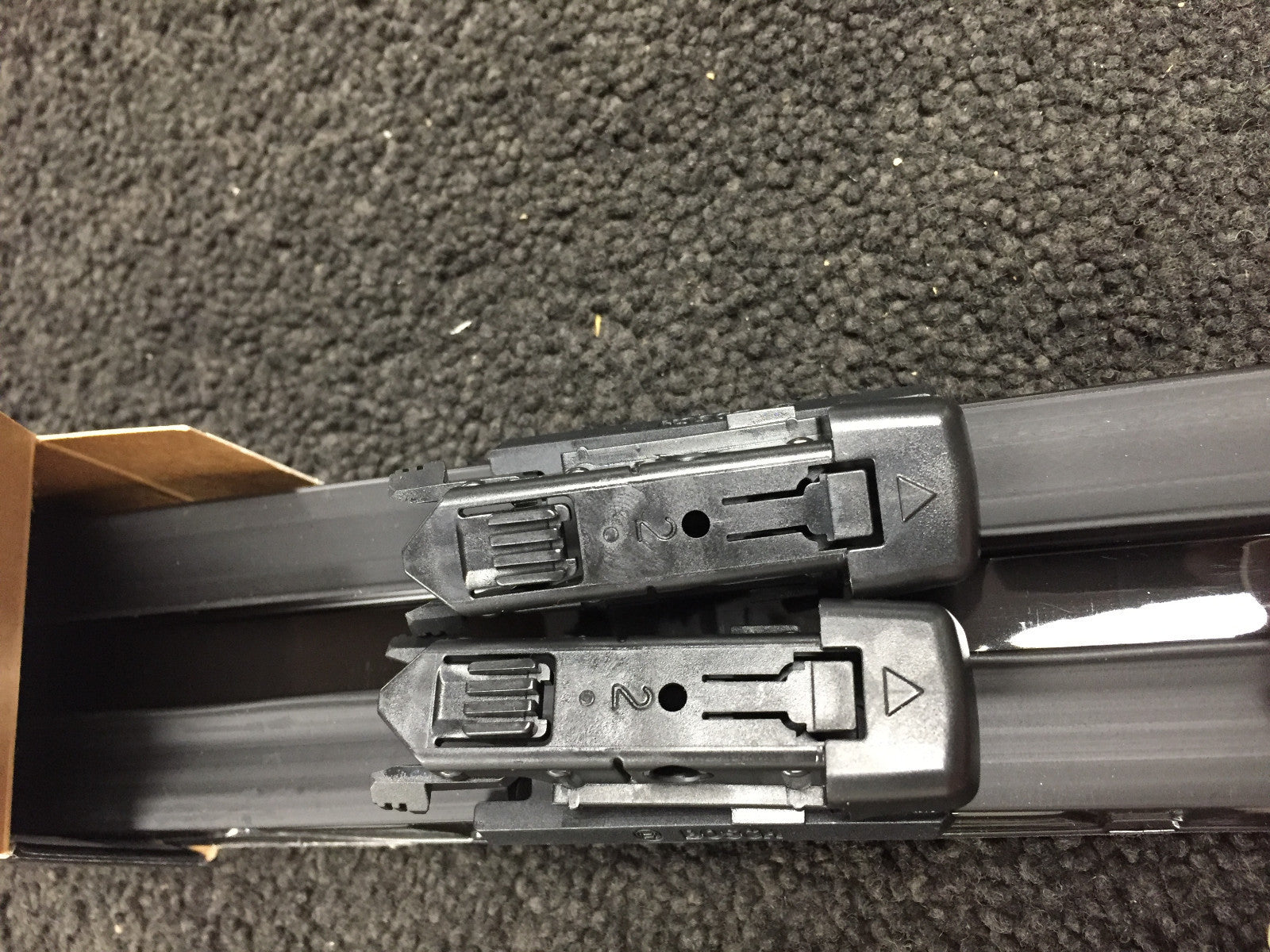 FRONT WIPER BLADES FOR CITROEN C5 VAUXHALL ZAFIRA 2005 ON FLAT BEAM BLADE BOSCH