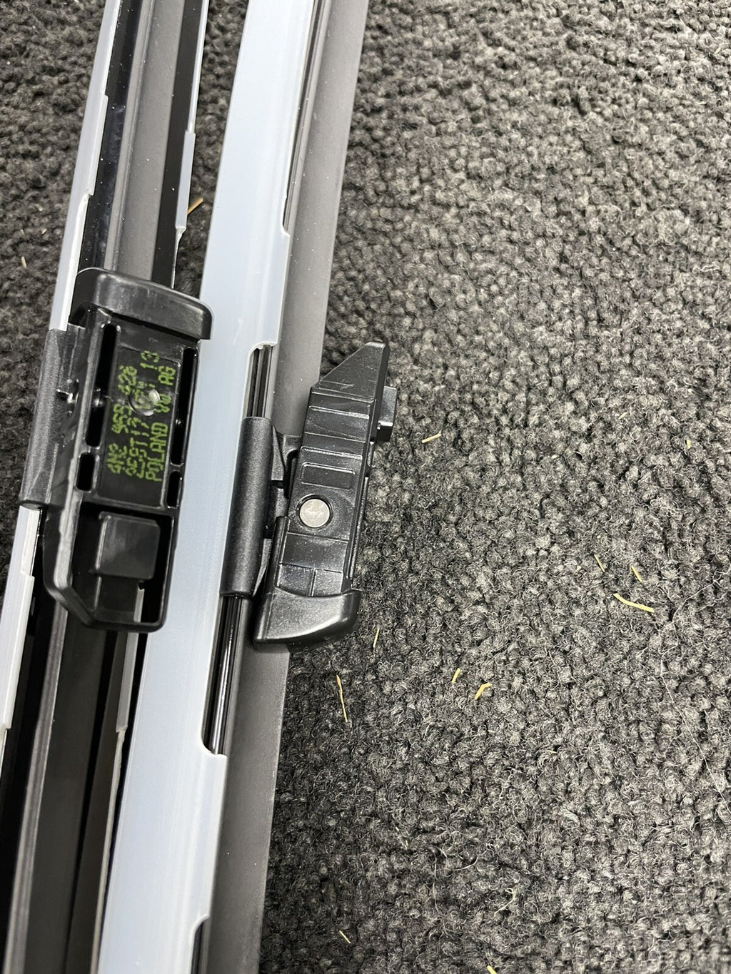 AUDI A8 2018 ON FRONT WIPER BLADES (PAIR) 4N2998002 GENUINE AUDI 