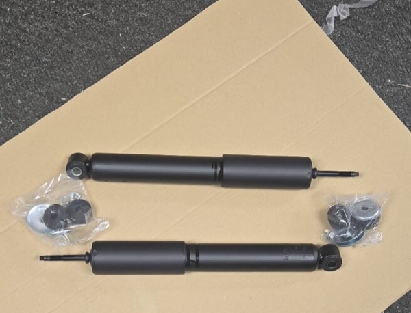 FOR MAZDA B2200 FORD RANGER  ISUZU D-MAX 4WD FRONT SHOCK ABSORBERS PAIR