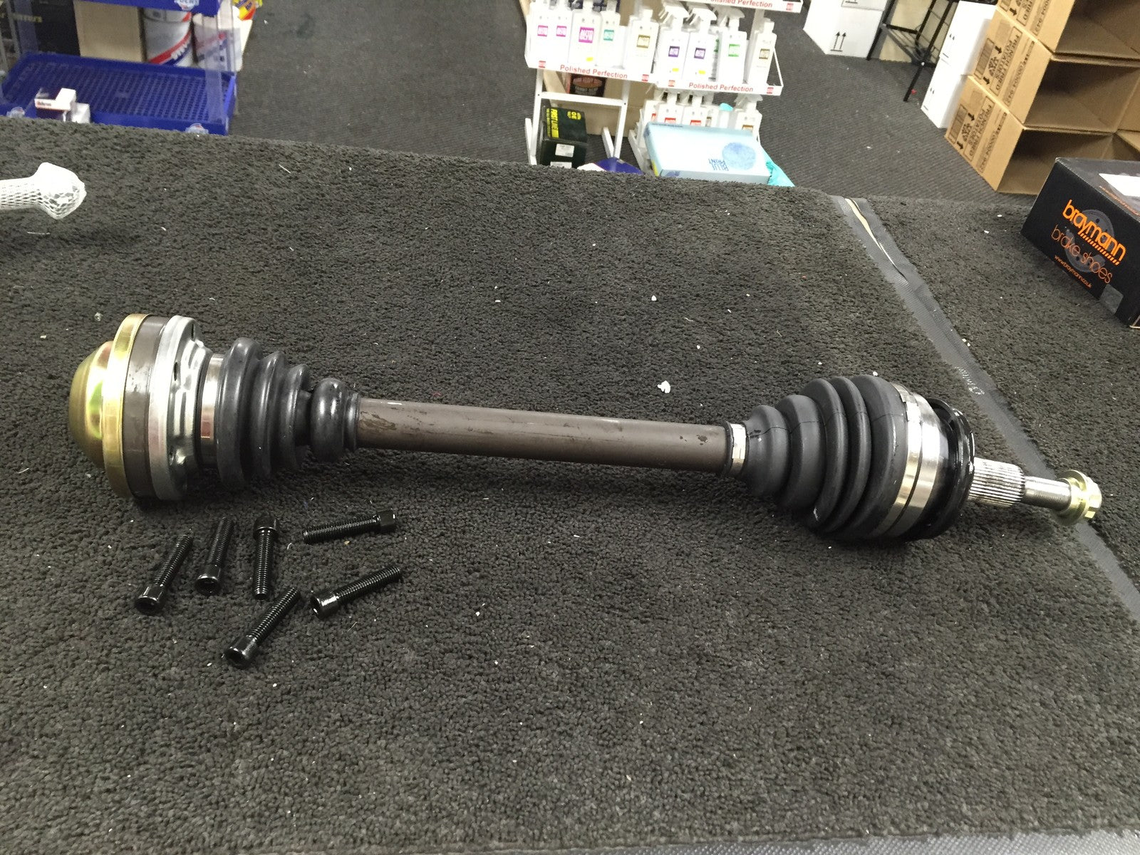 TRANSPORTER T5 MULTIVAN 2.0TDi 5SPEED DRIVESHAFT DRIVE SHAFT PASSENGER SIDE