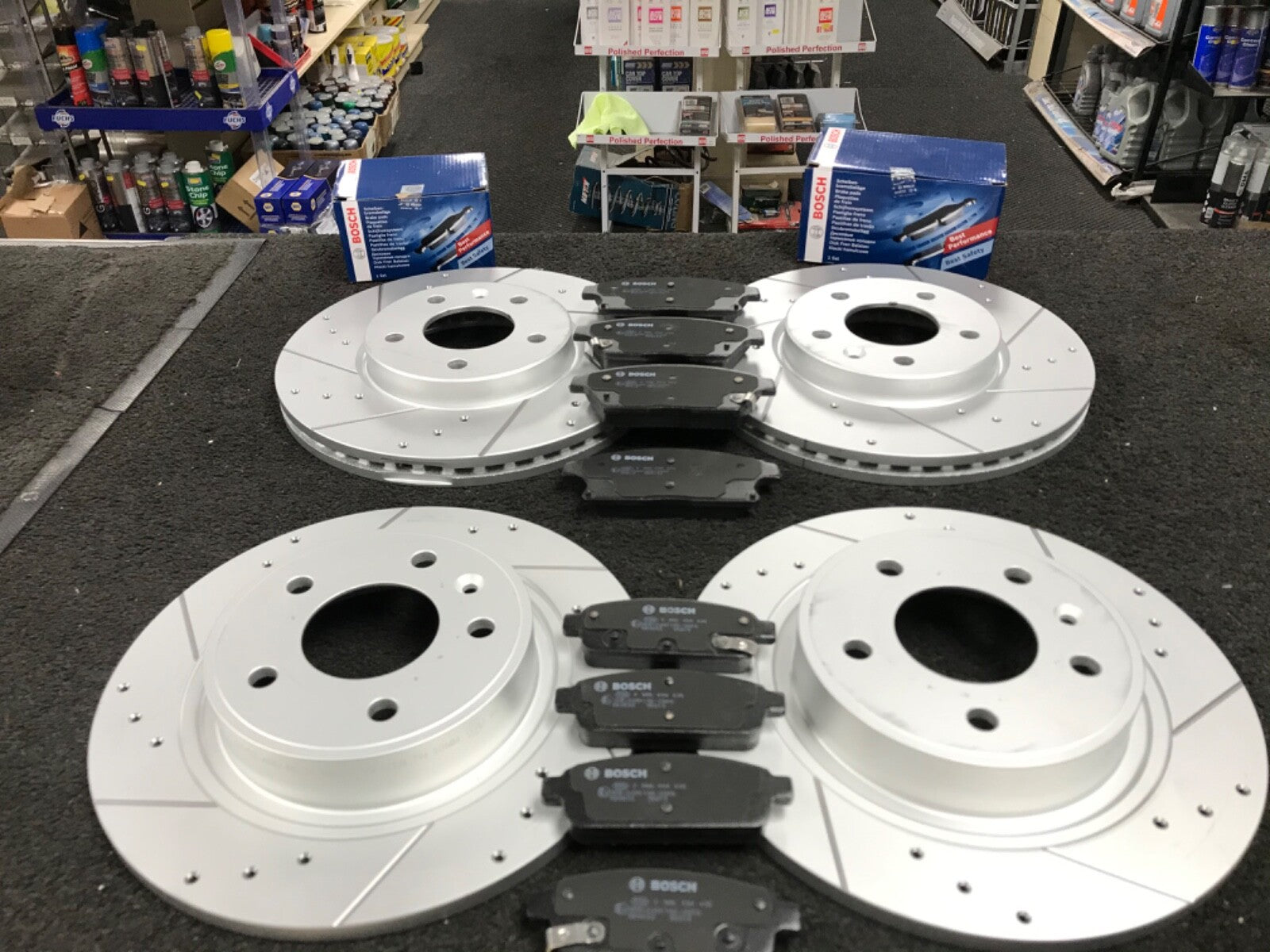 VAUXHALL ASTRA J 2.0CDTi CROSS DRILLED GROOVED BRAKE DISC BRAKE BOSCH PADS 321mm