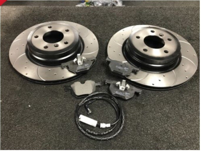 FOR MINI HATCH COOPER S (MK1 (R53)) REAR BRAKE DISCS DRILLED GROOVED BRAKE PADS