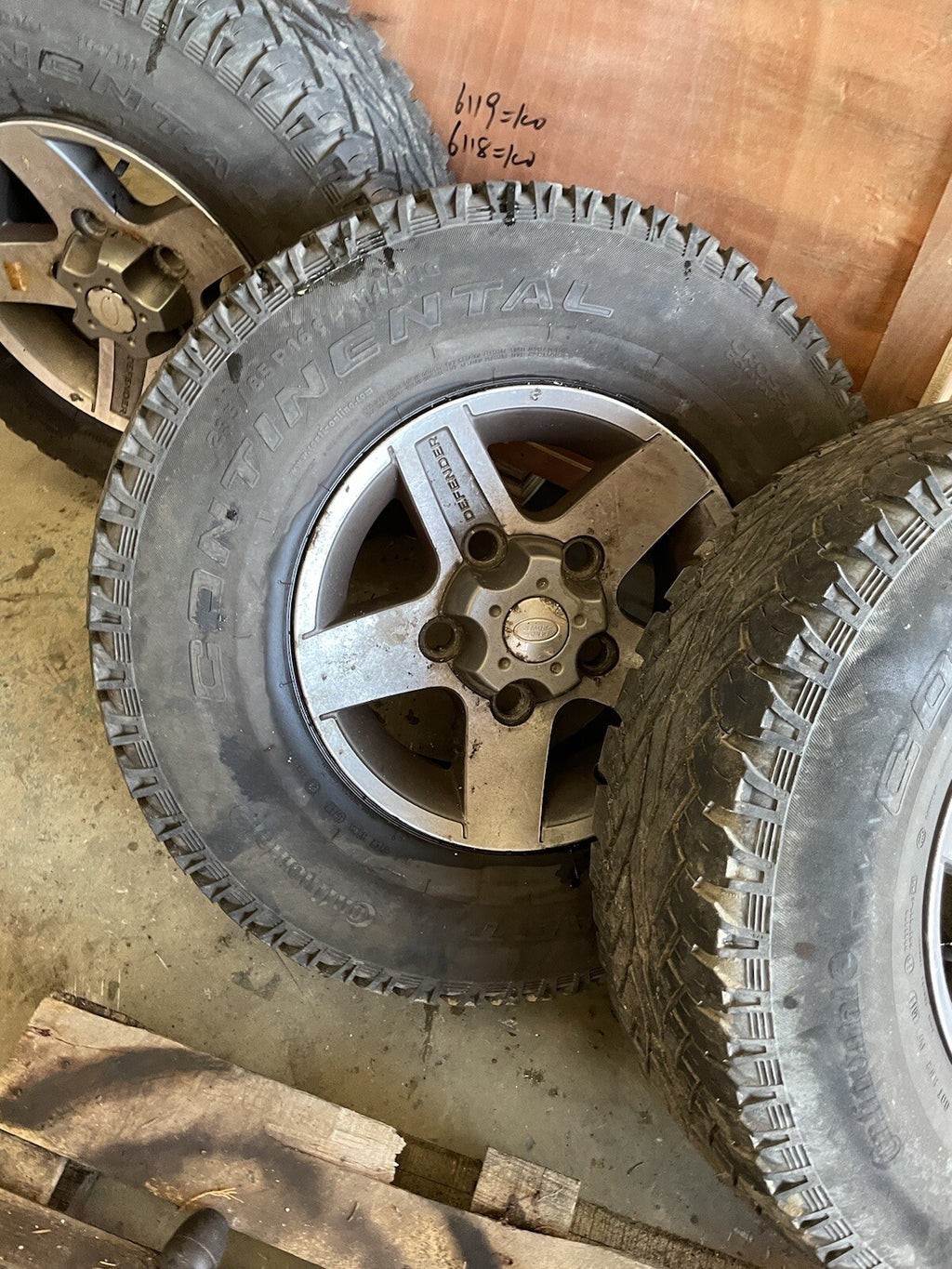 1 X FOR LAND ROVER DEFENDER SVX ALLOY WHEEL CROSS CONTI 235/85/16 C 8/9mm TREAD