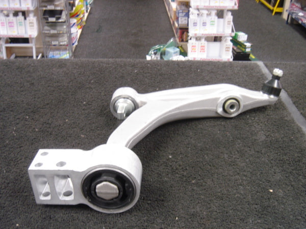 ALFA ROMEO 159 BRERA SPIDER JTD JTS LOWER WISHBONE ARM BUSH BALL JOINT DRIVER