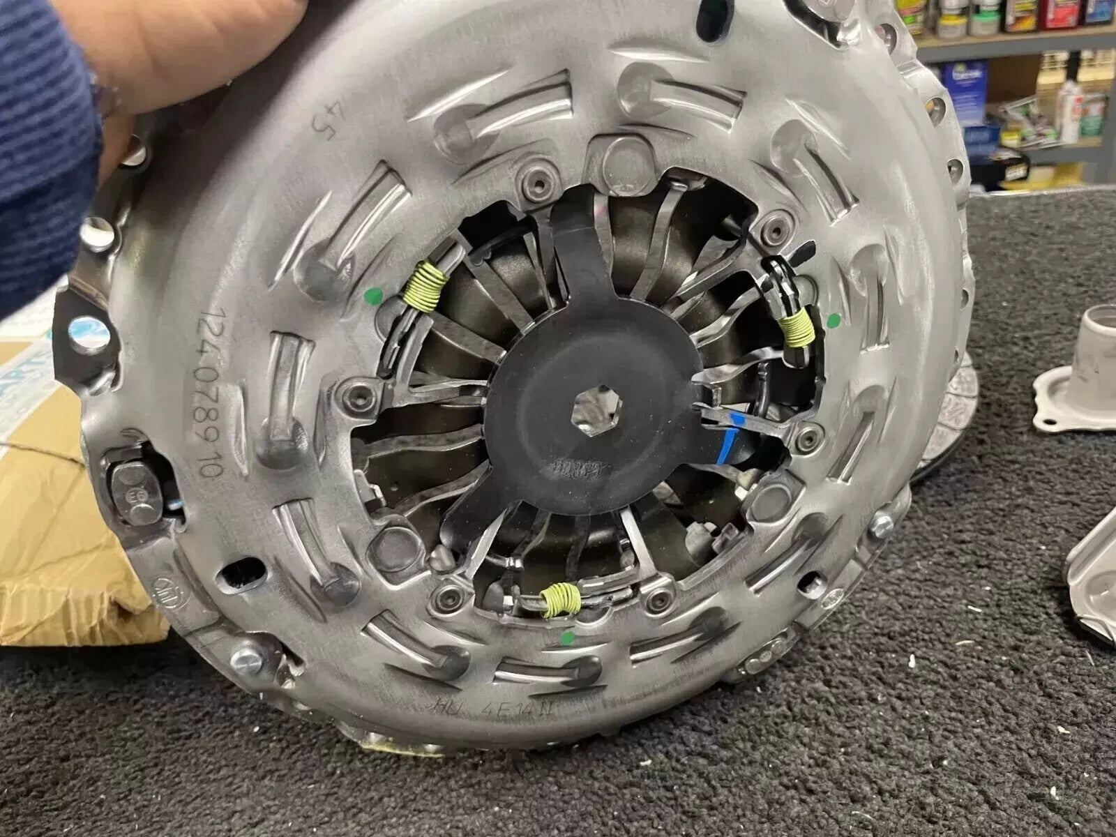 DUAL MASS FLYWHEEL CLUTCH KIT FOR MINI ONE COOPER F55 F56 F57 1.5 1.5D DIESEL