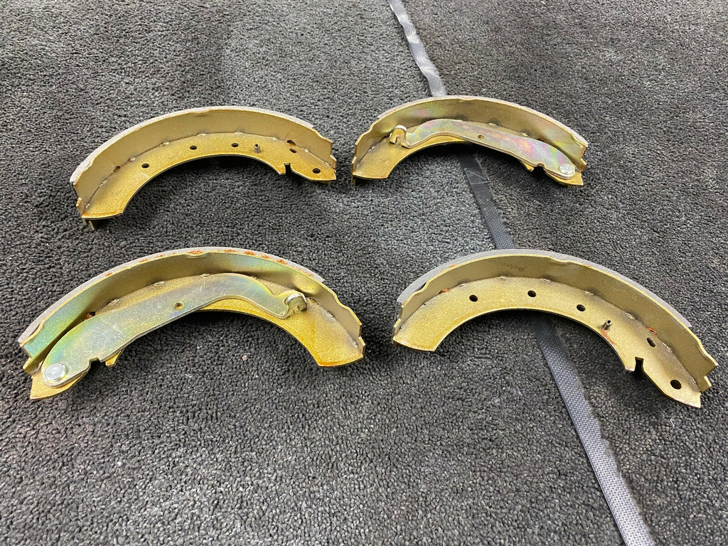 FOR NISSAN SERENA 1.6 2.0 2.0D 2.3D REAR BRAKING SHOES SET 