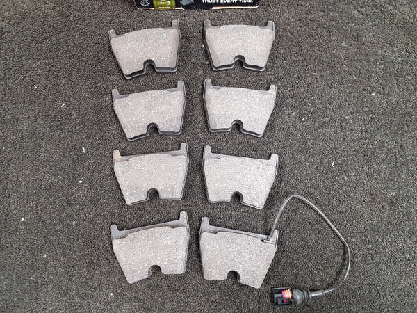 O.E QUALITY AUDI TT RS3 2.5 8V 2015 ON FRONT BRAKE PADS FOR BREMBO CALIPERS