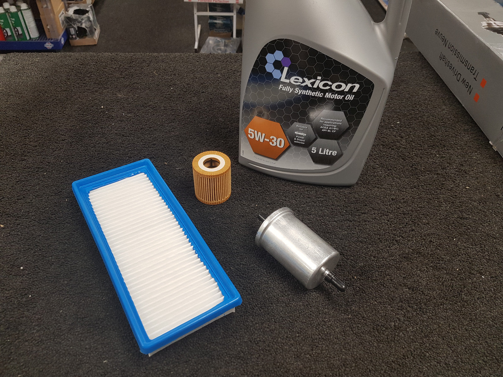 SMART FORTWO 0.8 1.0 BRABUS 1.0 1.1 07-12 OIL AIR FUEL FILTER & 5W30 5 LITRE OIL
