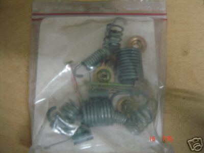 FOR MITSUBISHI L300 1.6 2.0 2.4 2.5 BRAKE SHOE FITTING KIT