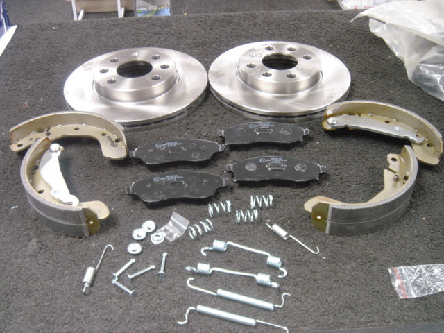 VAUXHALL CORSA C 2000-2006 FRONT BRAKE DISCS PADS REAR BRAKE SHOES FITTING KIT