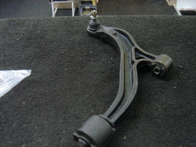 FOR CHRYSLER VOYAGER 2.4 2.5TD 2.8CRD 3.3 3.8 2001-07 LOWER WISHBONE ARM LH SIDE