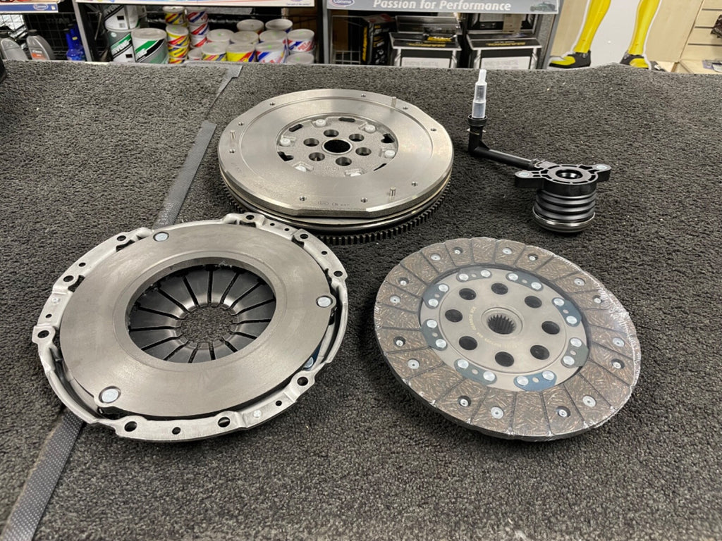 DUAL MASS FLYWHEEL CLUTCH KIT FOR PULSAR JUKE QASHQAI  X-TRAIL 1.6DiG-T GENUINE
